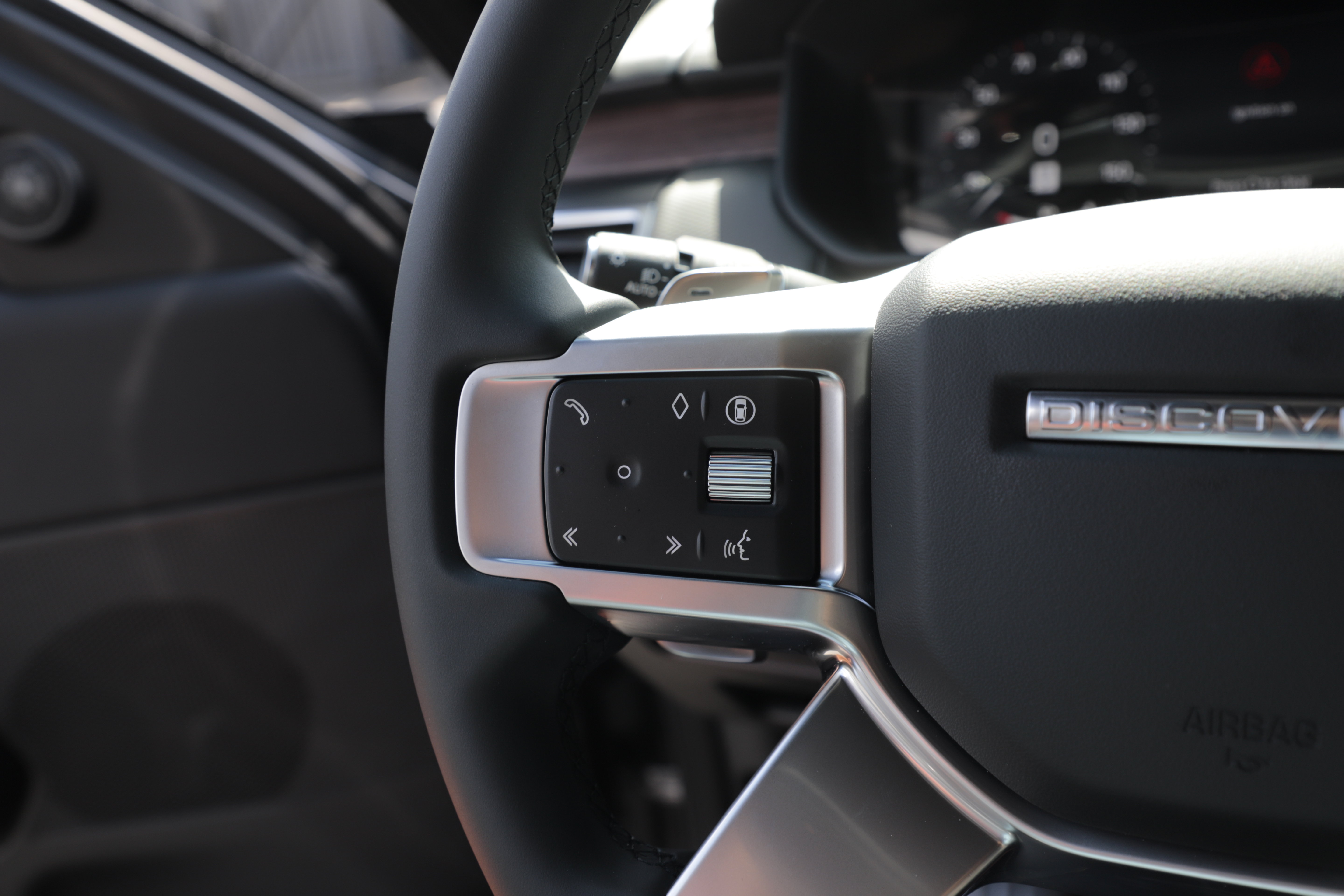 New 2026 Land Rover Discovery Dynamic SE AWD/4WD image 23