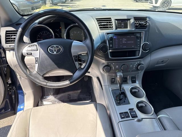 Used 2013 Toyota Highlander SE image 18