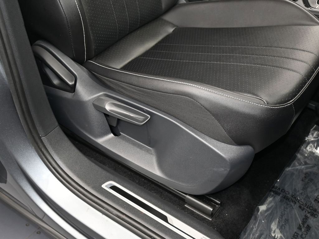 Used 2022 Volkswagen Tiguan SE R-Line image 49