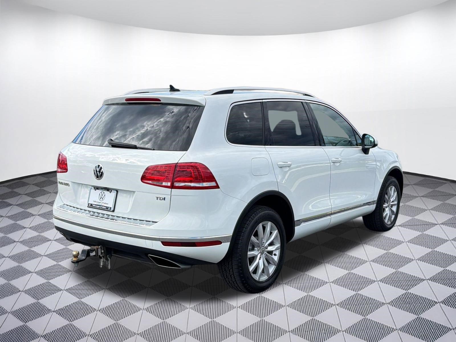 Used 2016 Volkswagen Touareg Sport AWD/4WD image 9