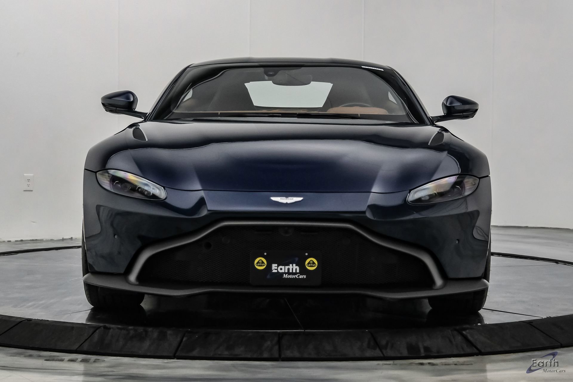 Used 2020 Aston Martin V8 Vantage Coupe RWD image 27