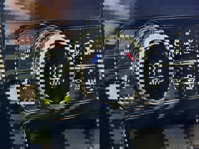 Used 2024 Toyota Highlander Platinum FWD image 19