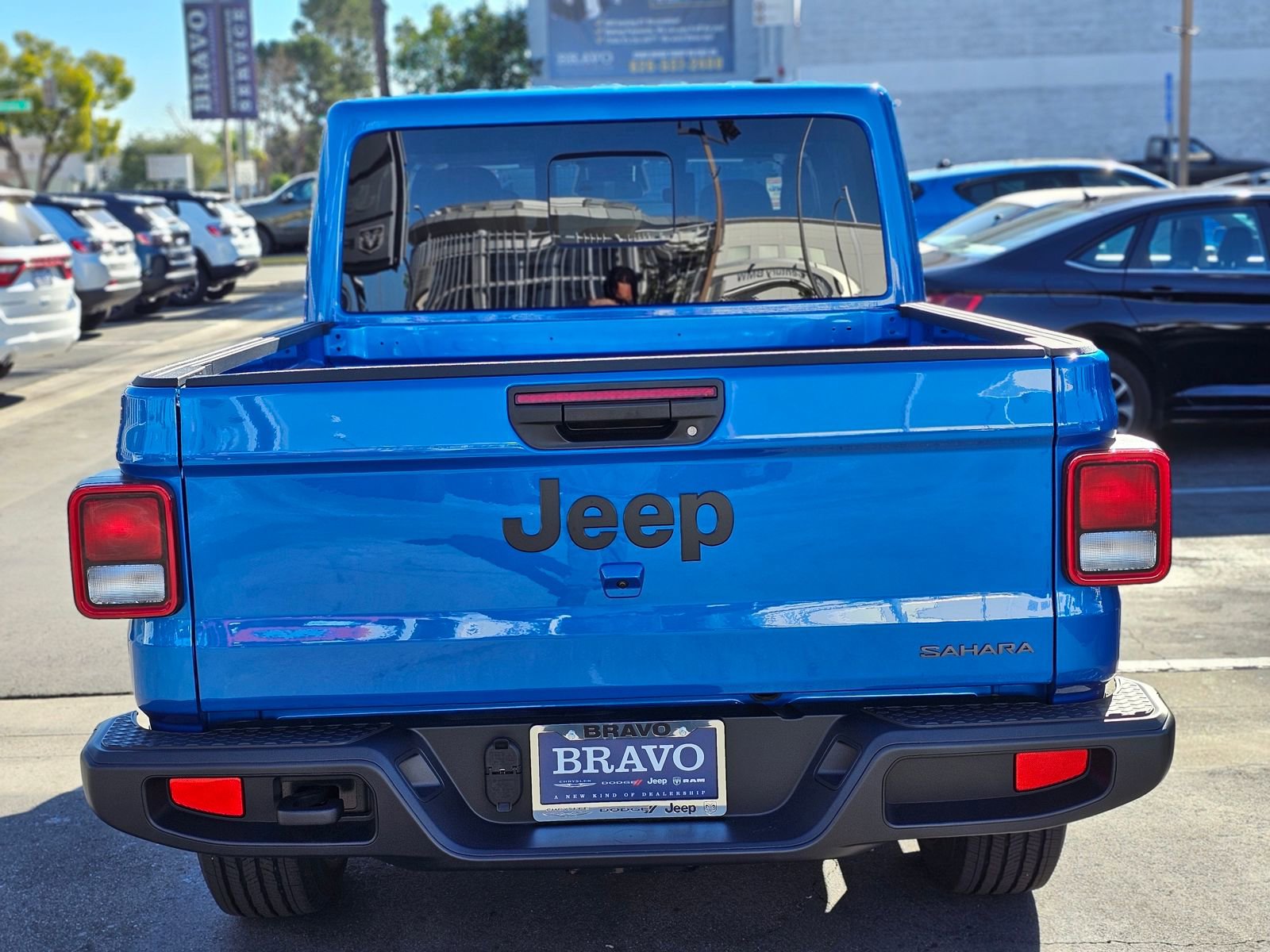 New 2026 Jeep Gladiator Sahara image 6