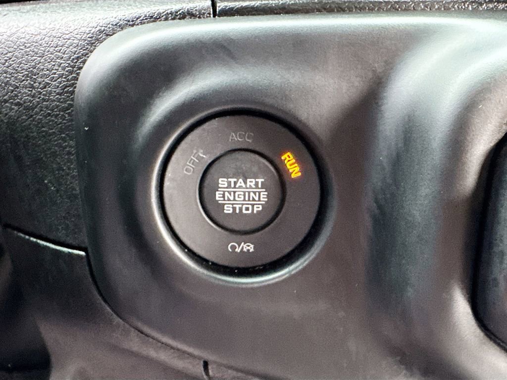 Used 2023 Jeep Wrangler Unlimited Sahara w/ Cold Weather Group image 18
