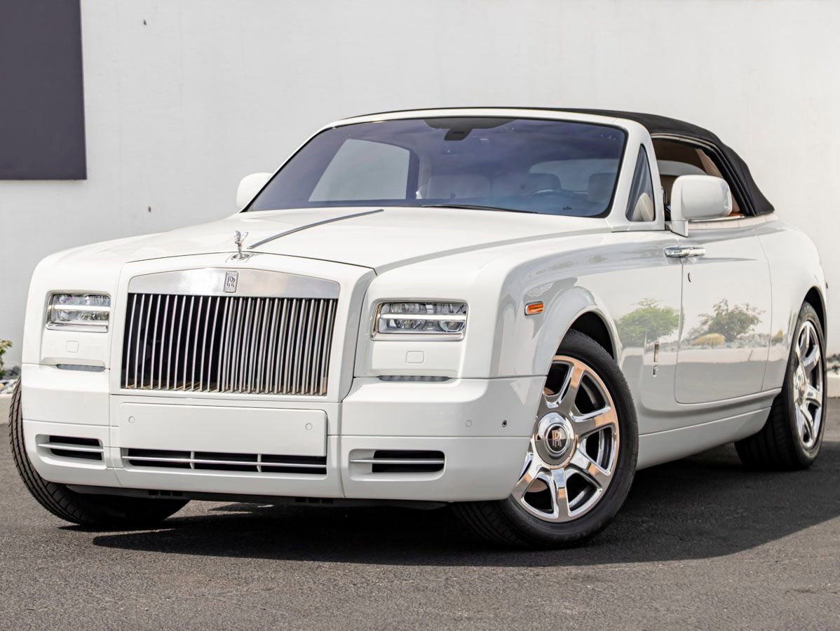 Used 2015 Rolls-Royce Phantom Drophead Coupe image 20