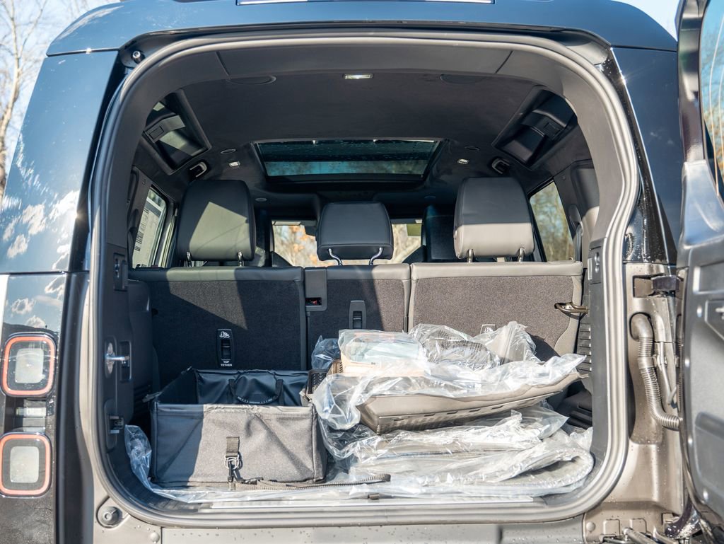 New 2026 Land Rover Defender 110 image 25