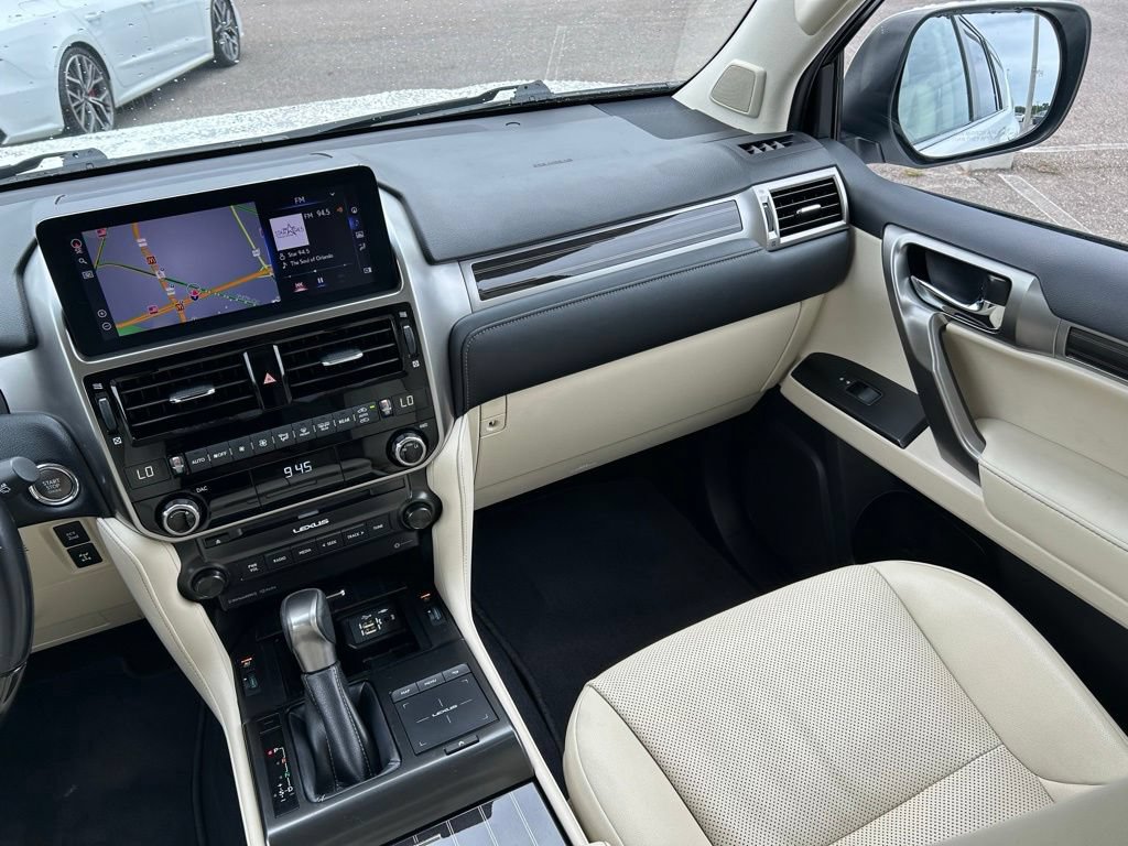 Used 2022 Lexus GX 460 Premium w/ Premium Package AWD/4WD image 11