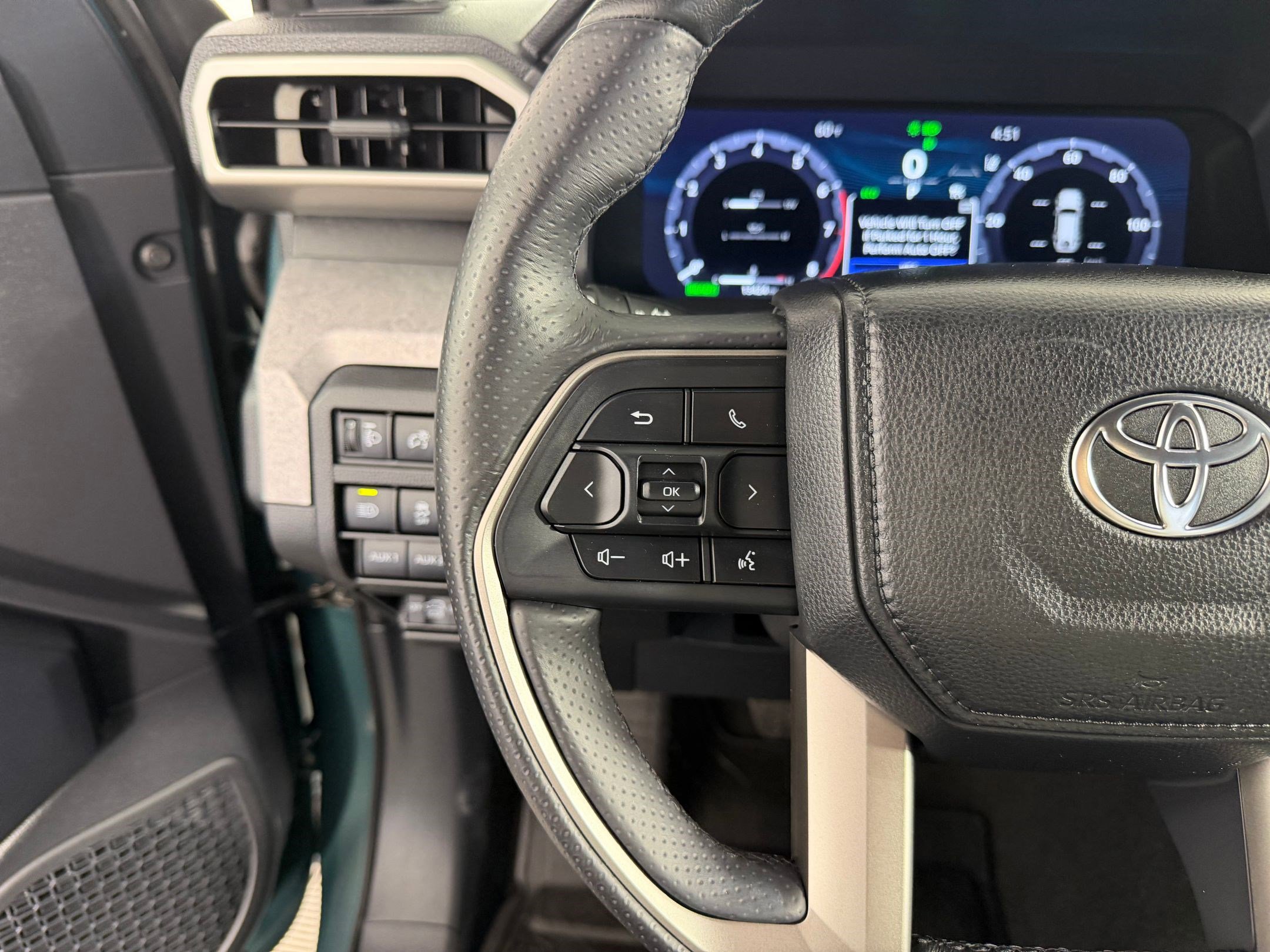 Used 2025 Toyota 4Runner Trailhunter AWD/4WD image 15