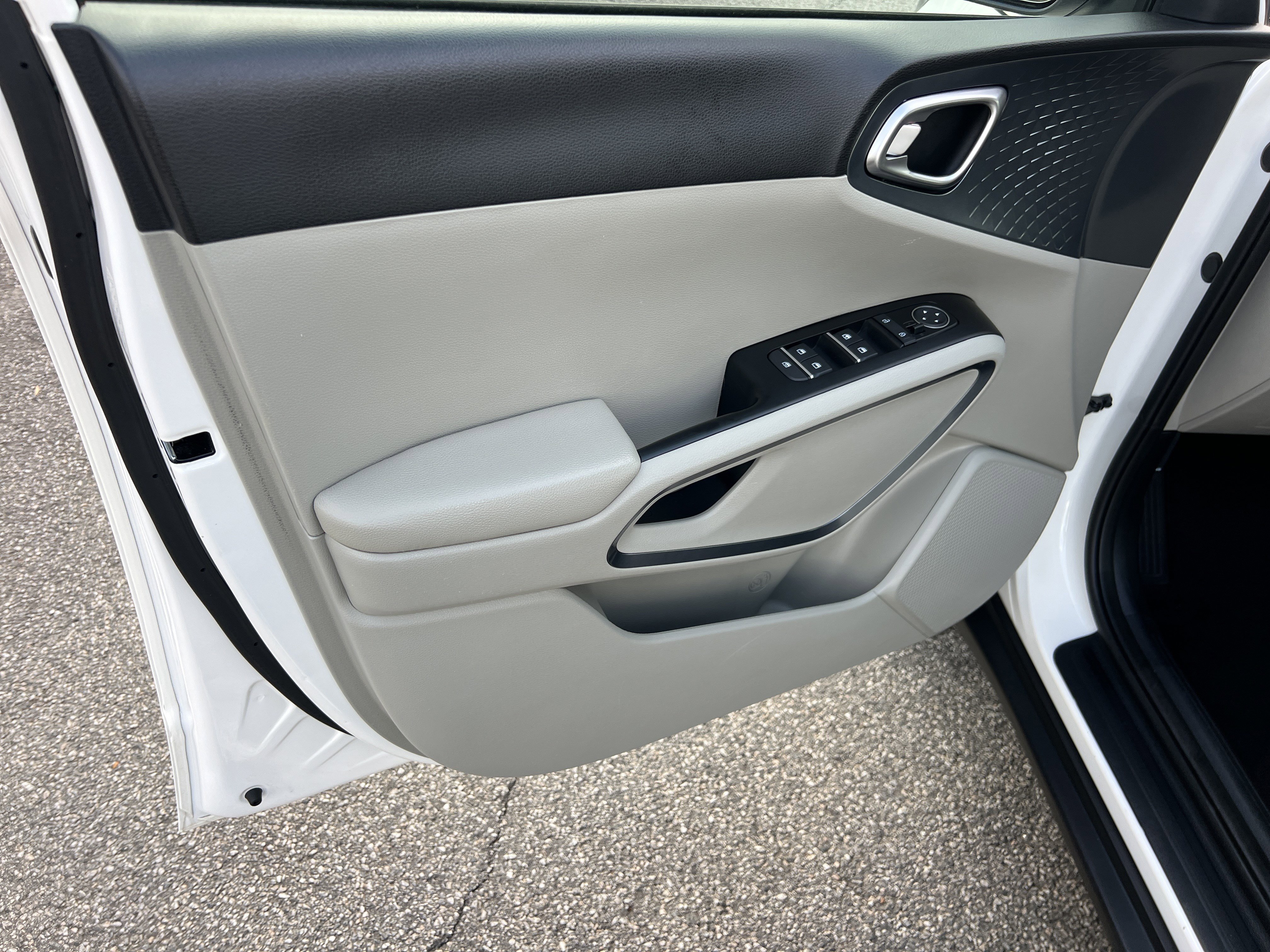 Used 2022 Kia Soul S image 10