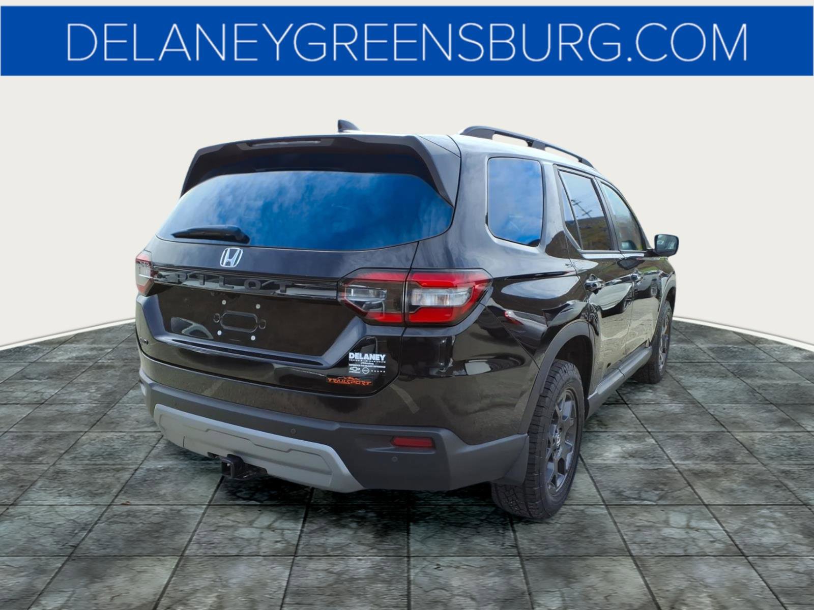 Used 2025 Honda Pilot TrailSport image 3