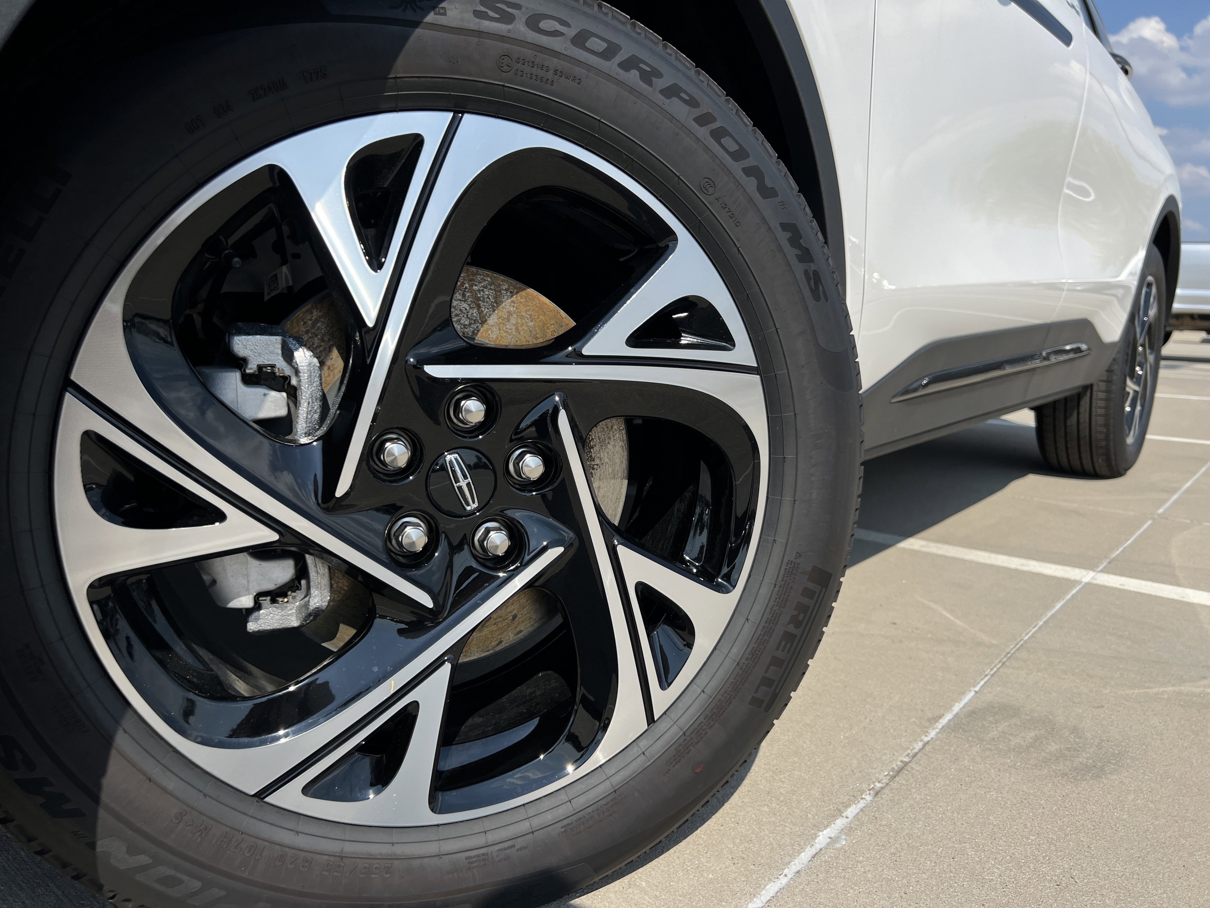 New 2025 Lincoln Nautilus Premier w/ Jet Appearance Package image 14