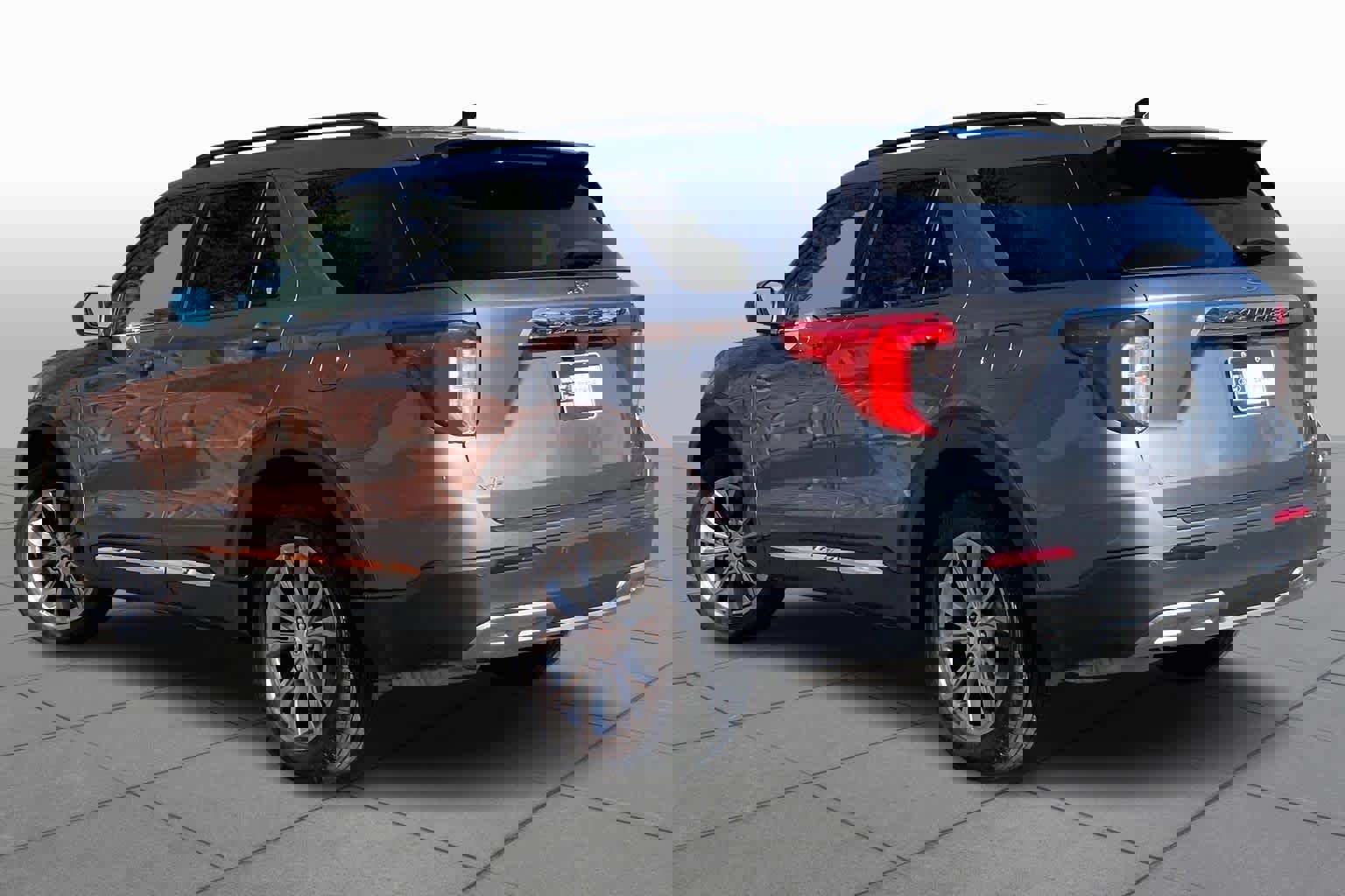 Used 2023 Ford Explorer XLT w/ Equipment Group 202A image 12