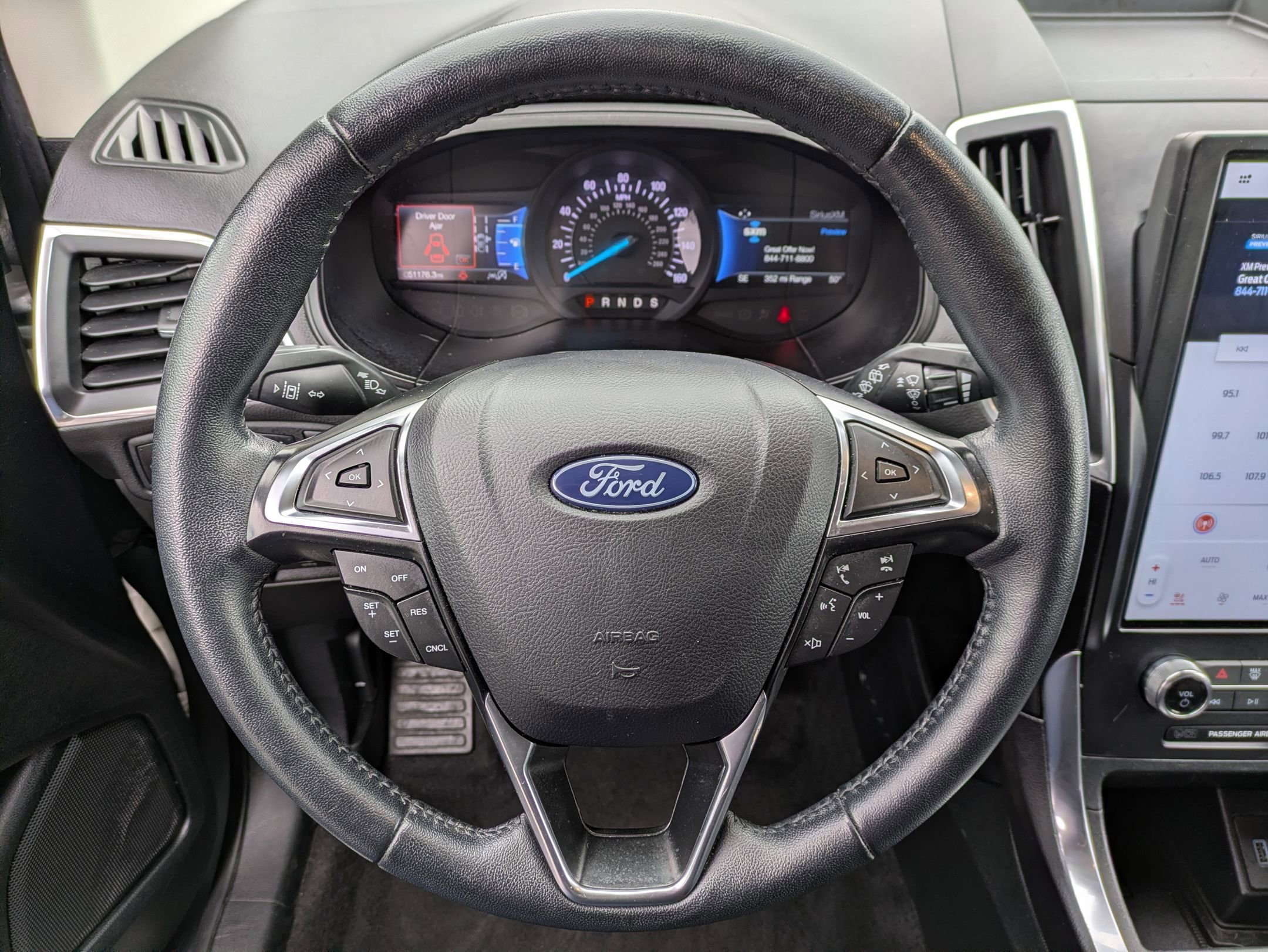 Used 2024 Ford Edge Titanium image 9