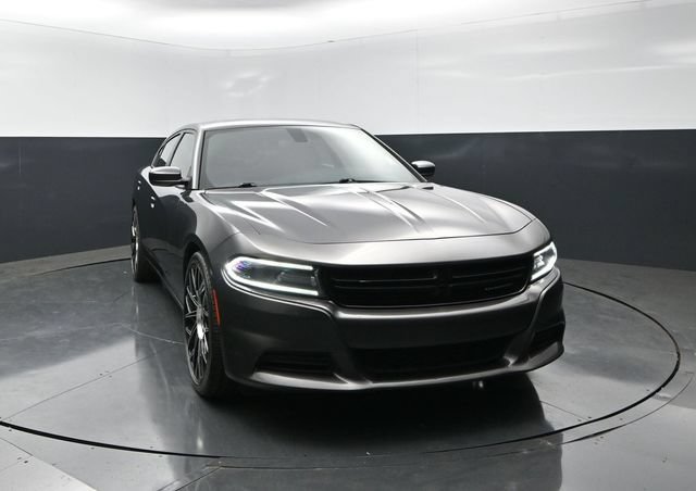 Used 2019 Dodge Charger SXT w/ Leather Interior Group RWD image 5