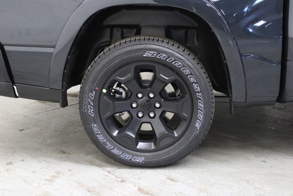 New 2026 RAM 1500 4x4 Crew Cab image 36