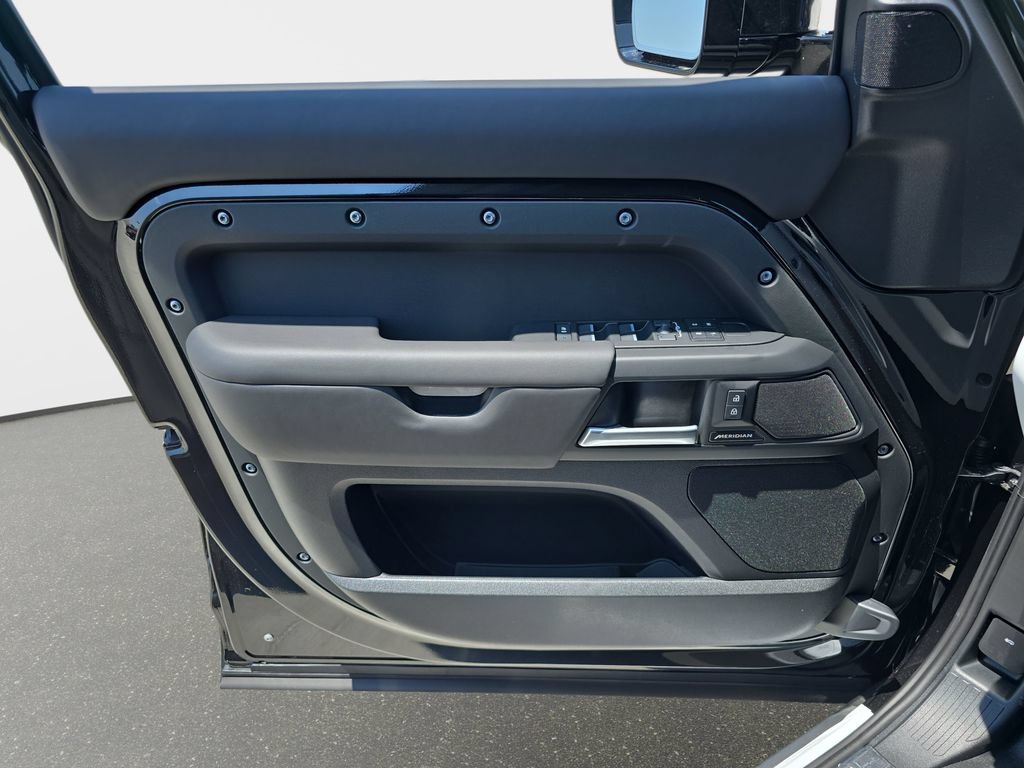 New 2026 Land Rover Defender 110 S AWD/4WD image 27