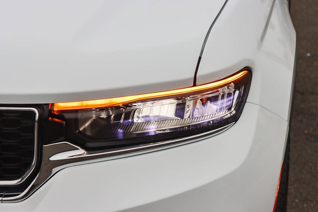 Used 2023 Jeep Grand Cherokee 4WD 4xe image 7