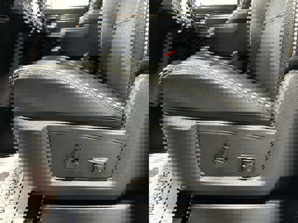 Used 2024 RAM 3500 Laramie image 13