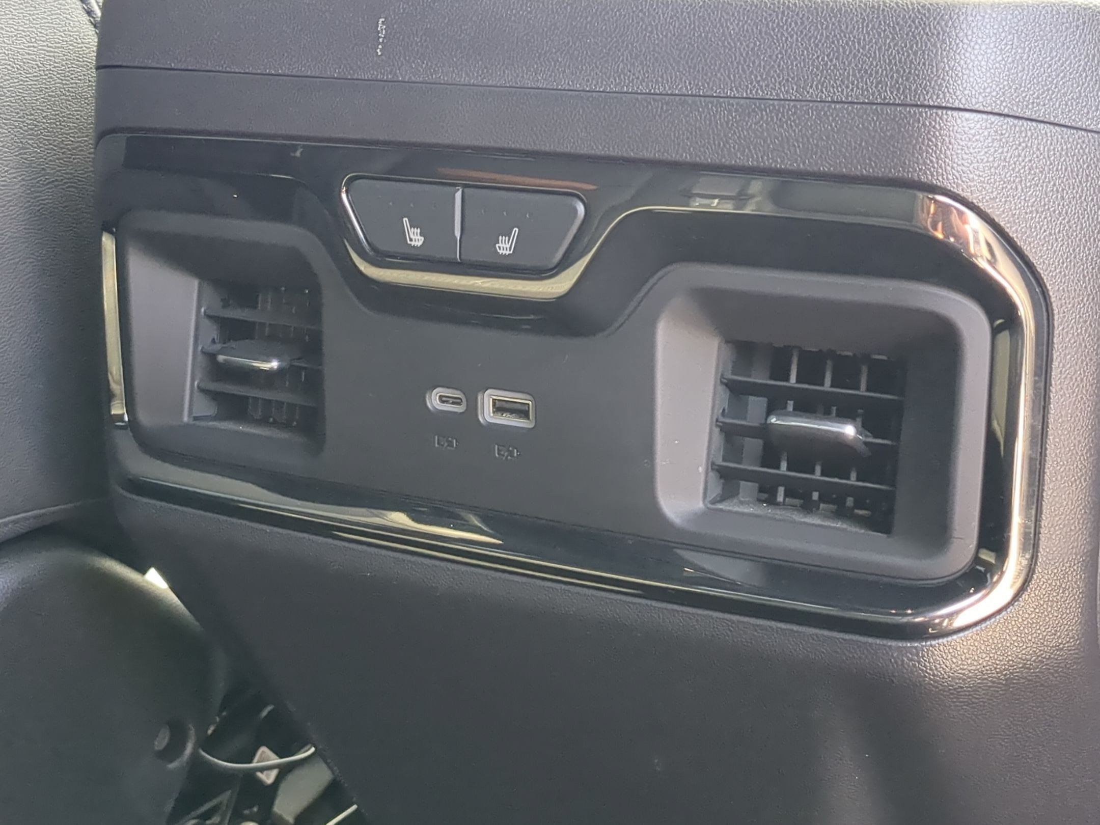 Used 2024 GMC Sierra 1500 AT4 w/ Technology Package AWD/4WD image 30
