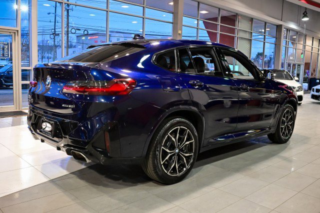 Used 2022 BMW X4 xDrive30i w/ M Sport Package image 5