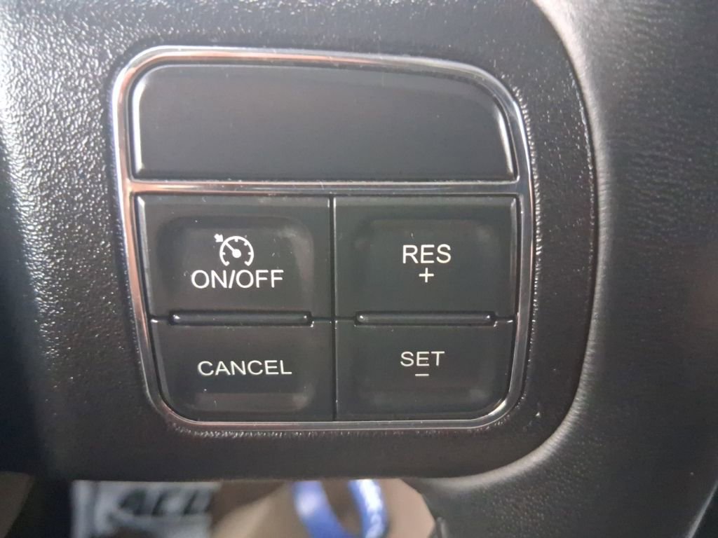 Used 2018 Jeep Wrangler Unlimited Sahara w/ Connectivity Group image 20