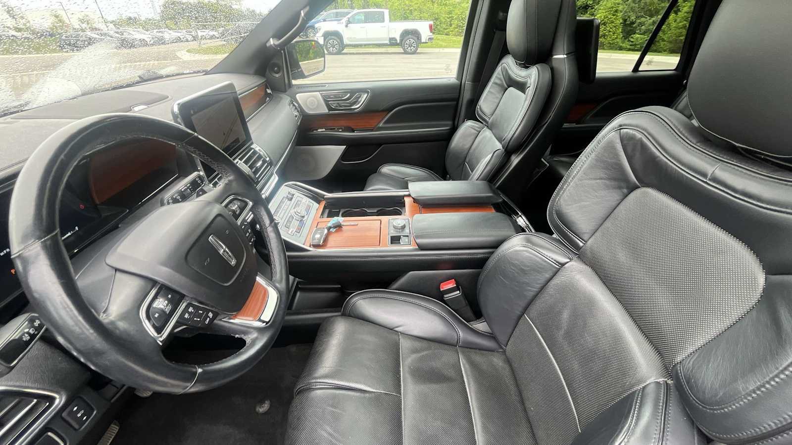 Used 2019 Lincoln Navigator Reserve AWD/4WD image 15