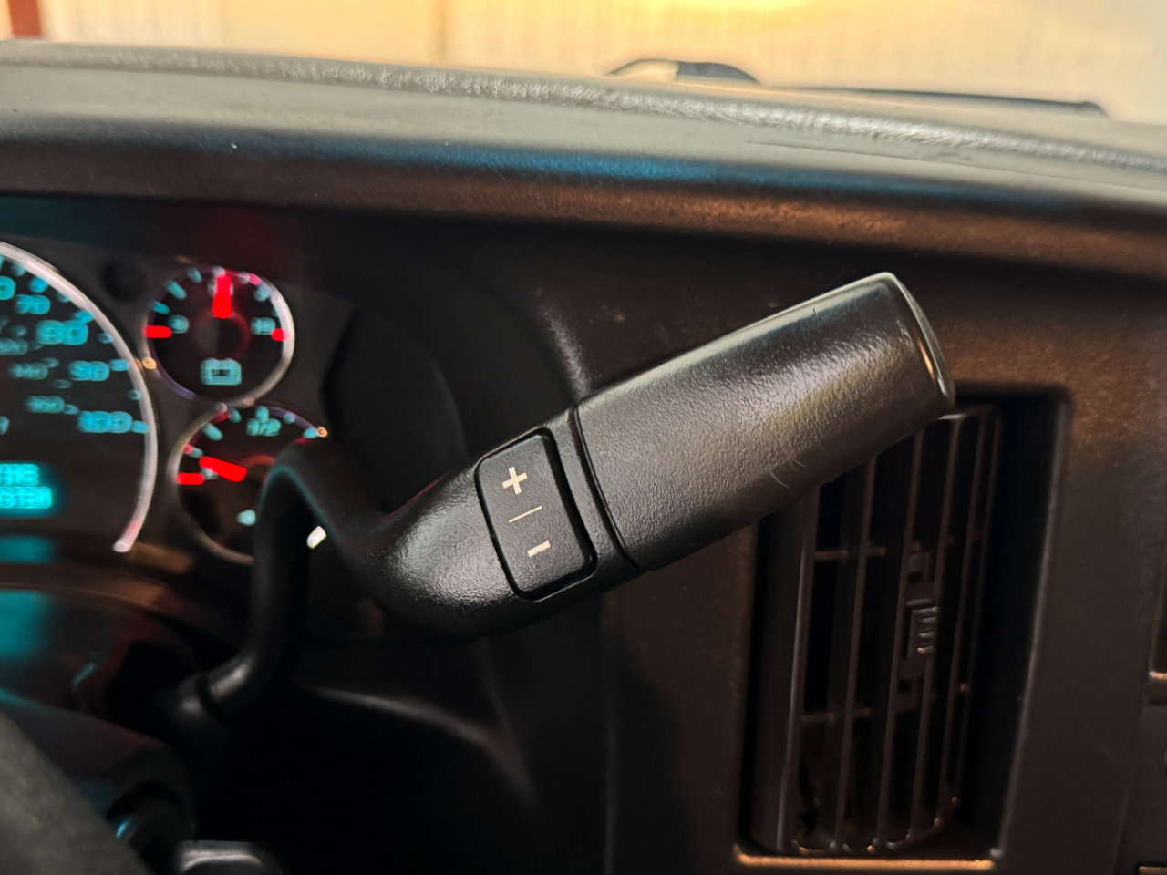 Used 2019 Chevrolet Express 2500 w/ Driver Convenience Package image 16