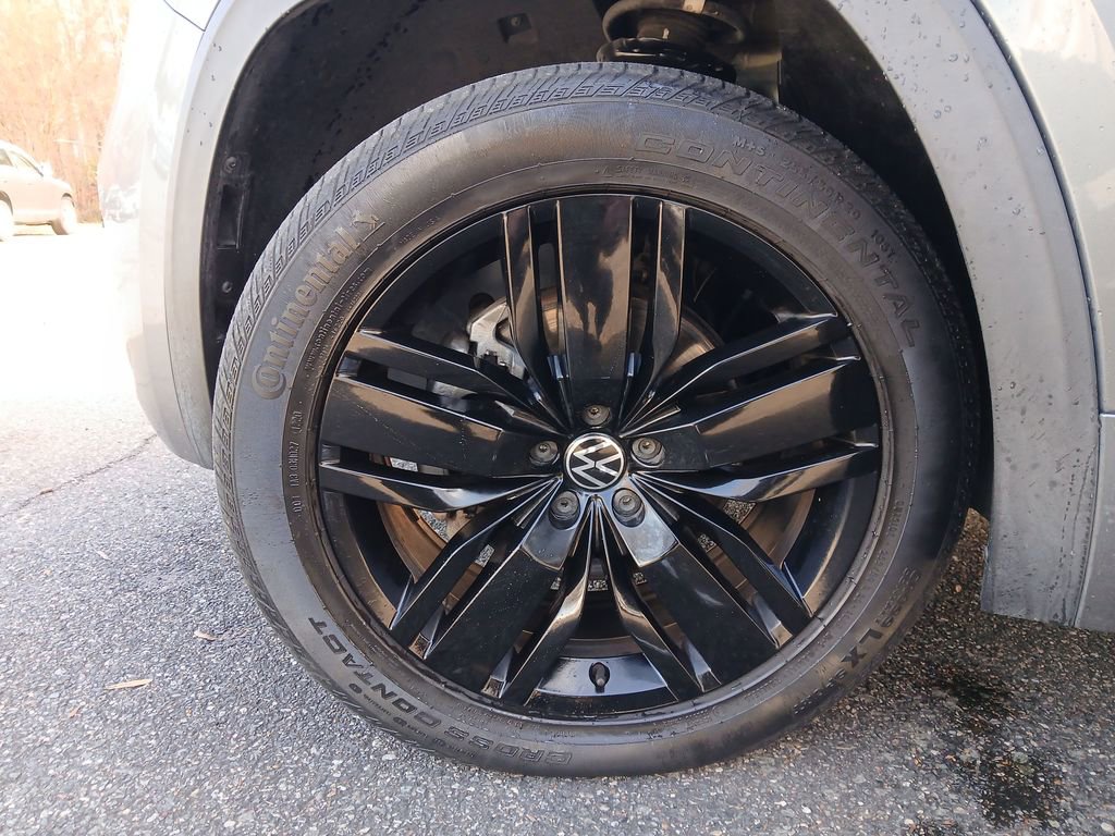 Used 2021 Volkswagen Atlas SEL R-Line image 33