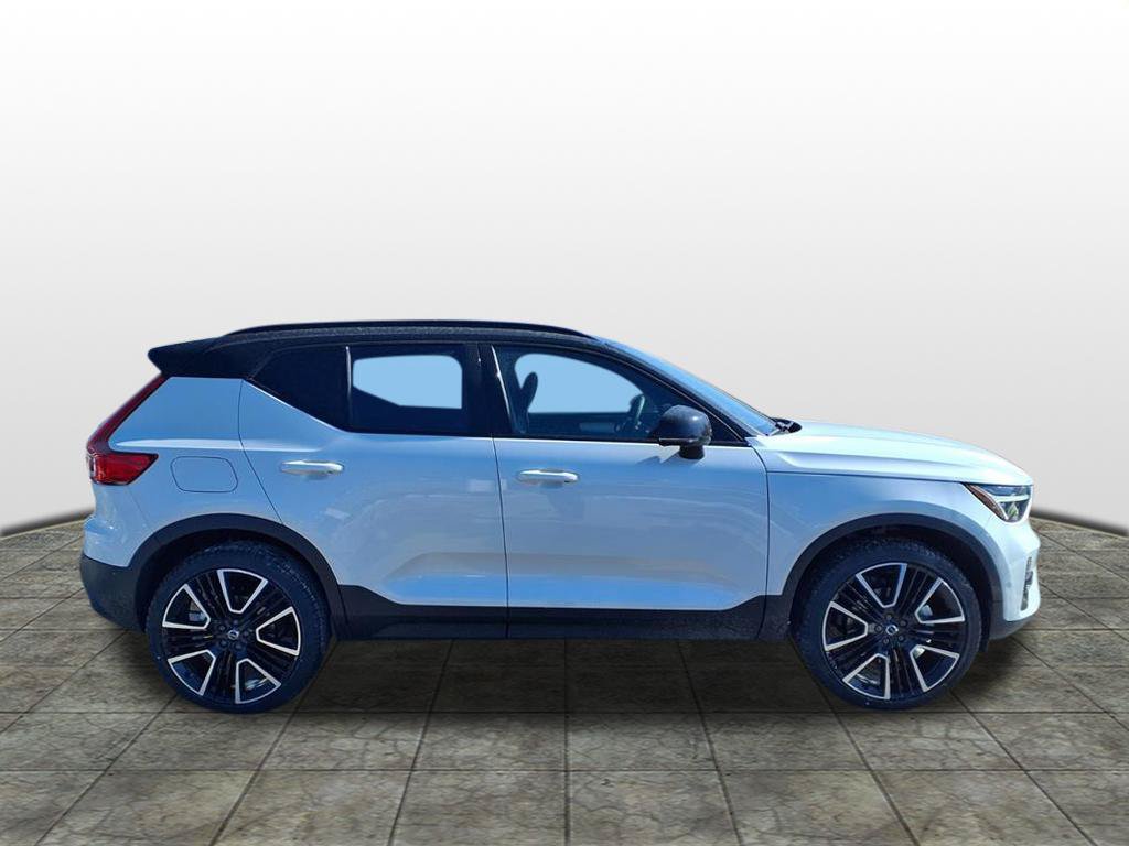 New 2026 Volvo XC40 B5 Ultra w/ Protection Package Premier AWD/4WD image 2
