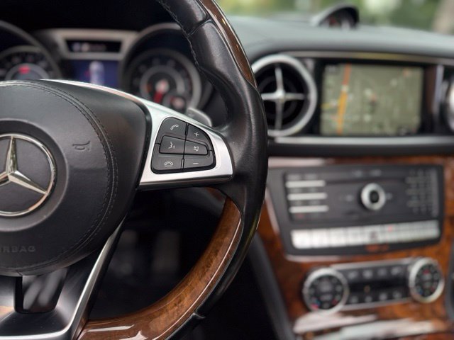Used 2017 Mercedes-Benz SL 550 image 24