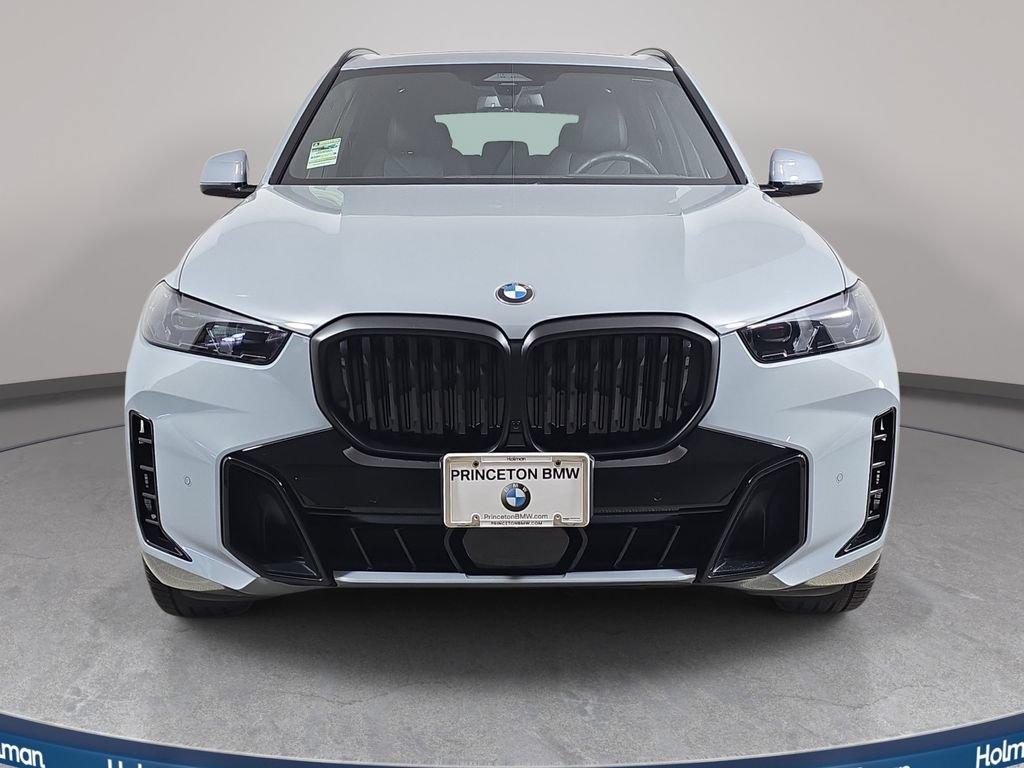 Used 2026 BMW X5 xDrive40i w/ M Sport Package AWD/4WD image 3