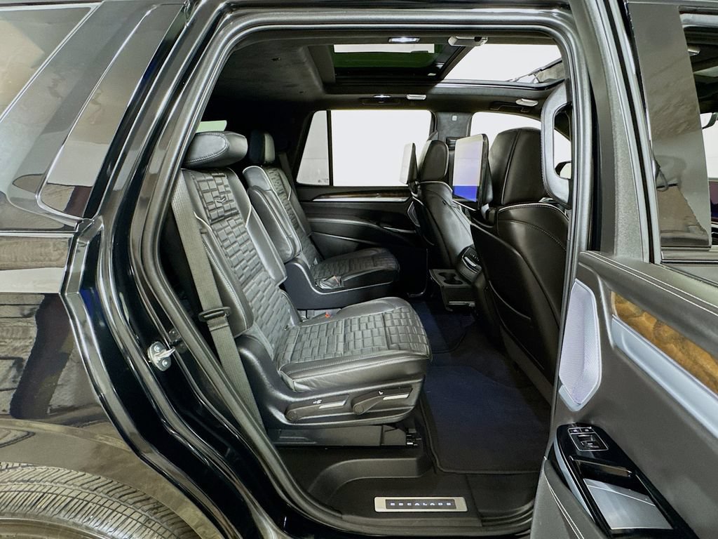 Certified 2025 Cadillac Escalade Sport Platinum w/ LPO, ONYX Package AWD/4WD image 29
