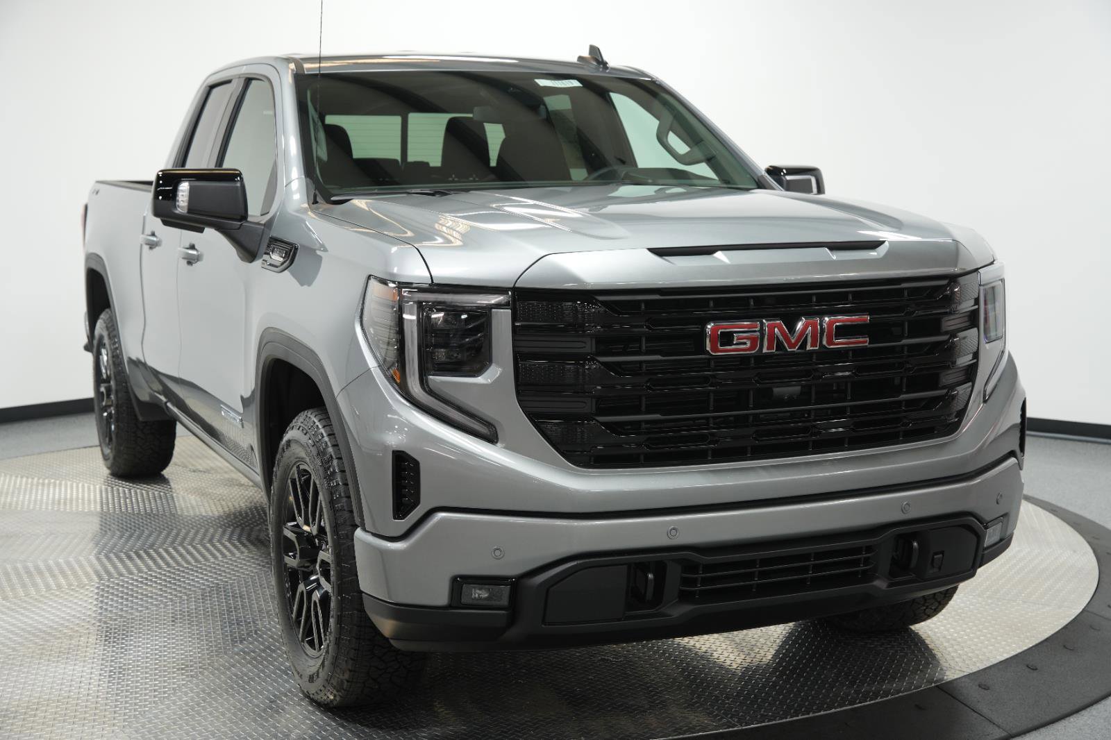 New 2025 GMC Sierra 1500 Elevation image 2