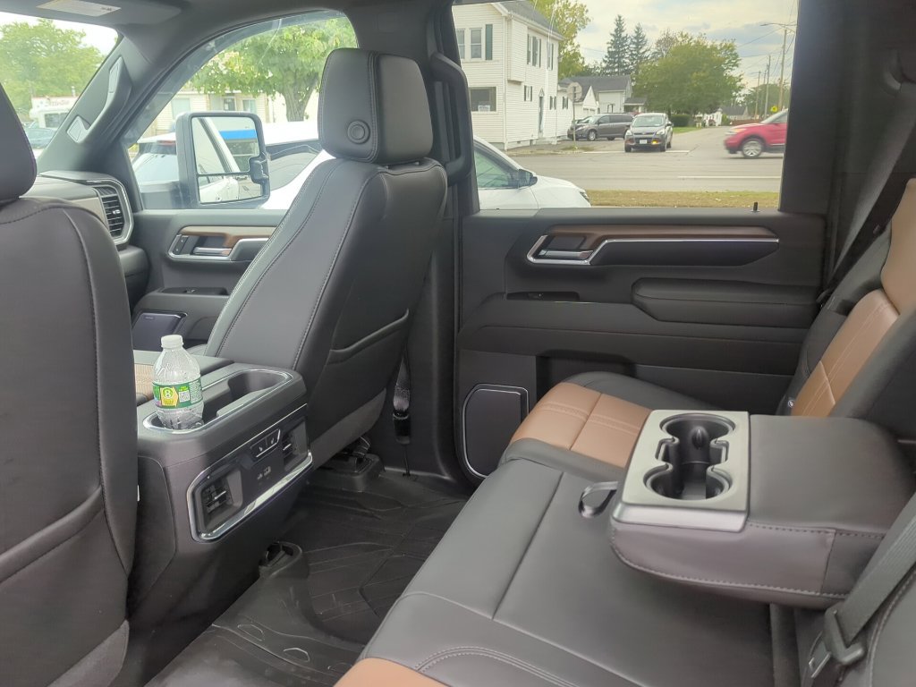 Used 2025 Chevrolet Silverado 3500 High Country w/ High Country Premium Package AWD/4WD image 21