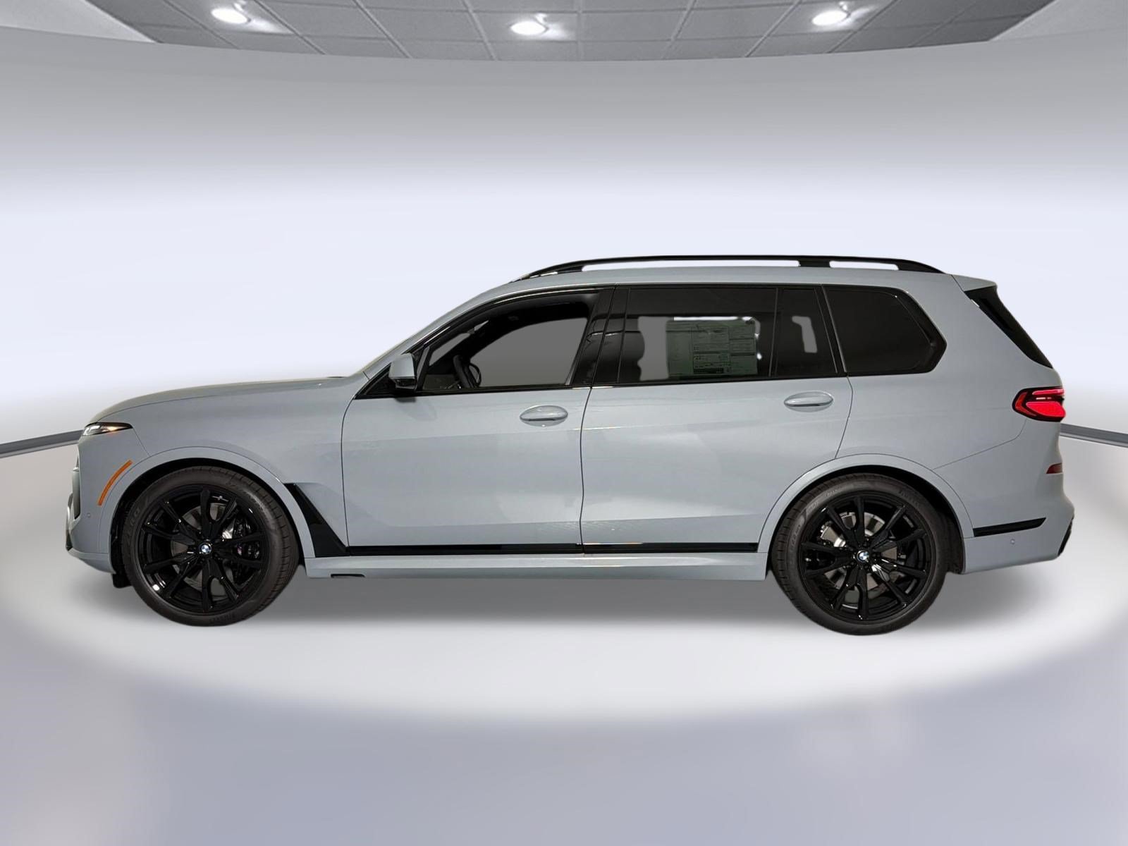 New 2027 BMW X7 xDrive40i w/ M Sport Package AWD/4WD image 2