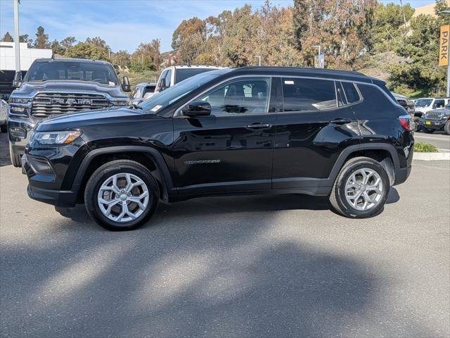 Certified 2024 Jeep Compass Latitude image 3