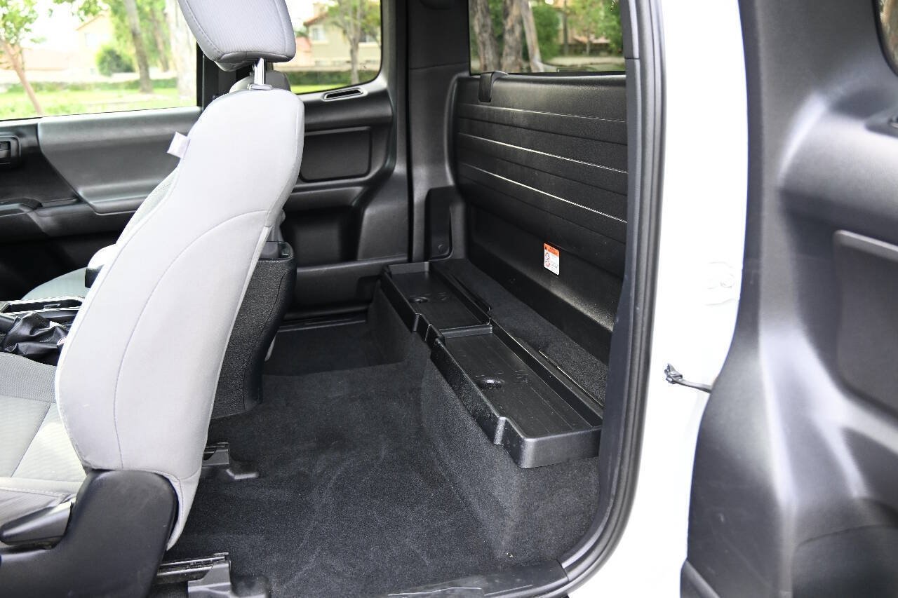 Used 2020 Toyota Tacoma SR RWD image 12
