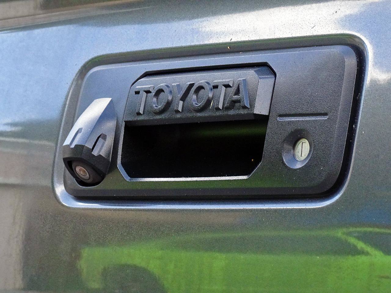 Used 2016 Toyota Tacoma Limited w/ Towing Package RWD image 40
