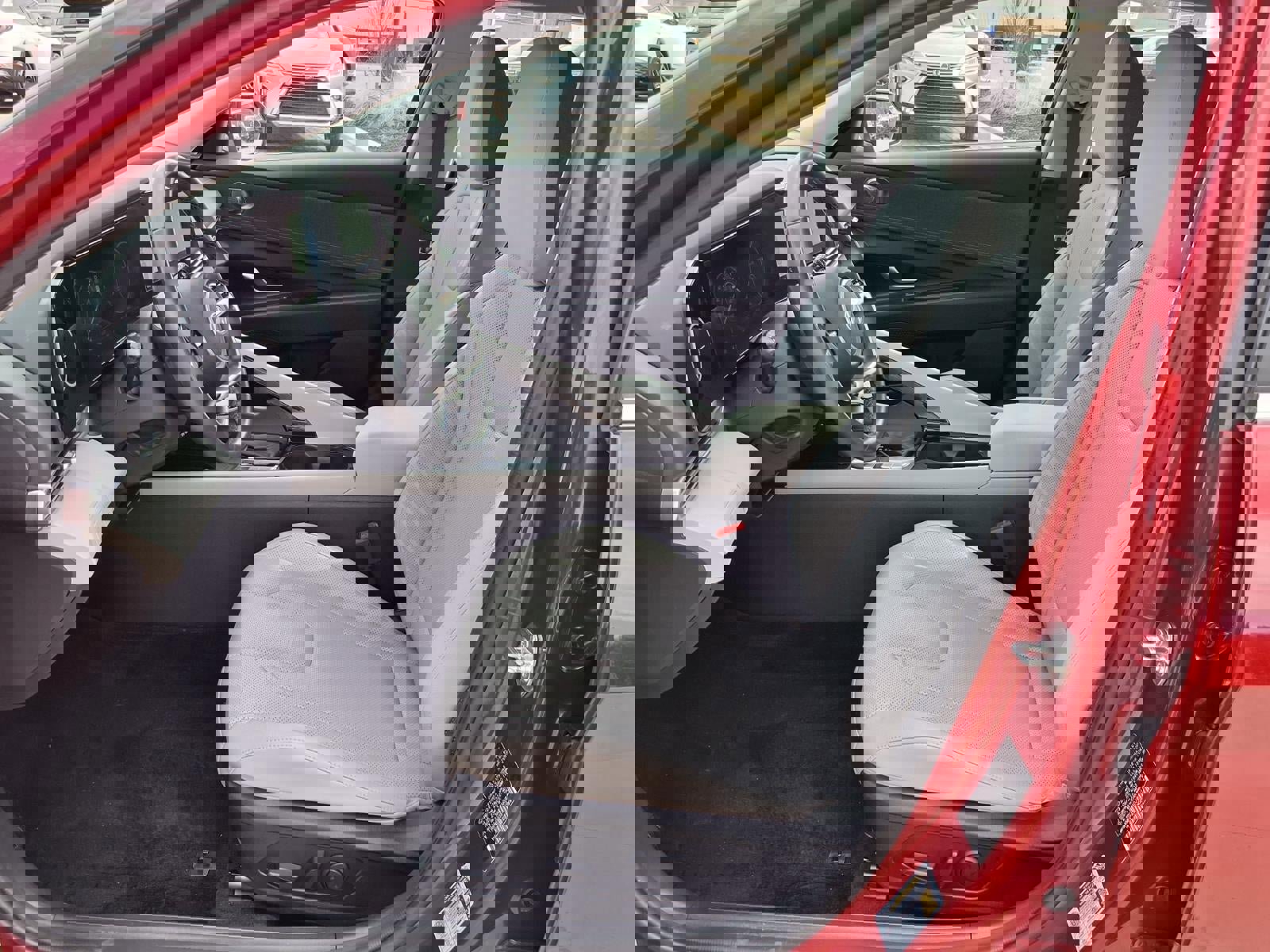 Used 2024 Hyundai Elantra Limited image 11