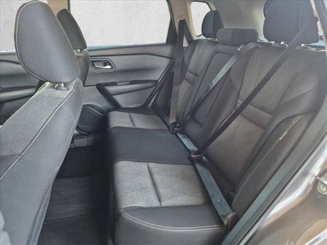 Used 2024 Nissan Rogue SV FWD image 18