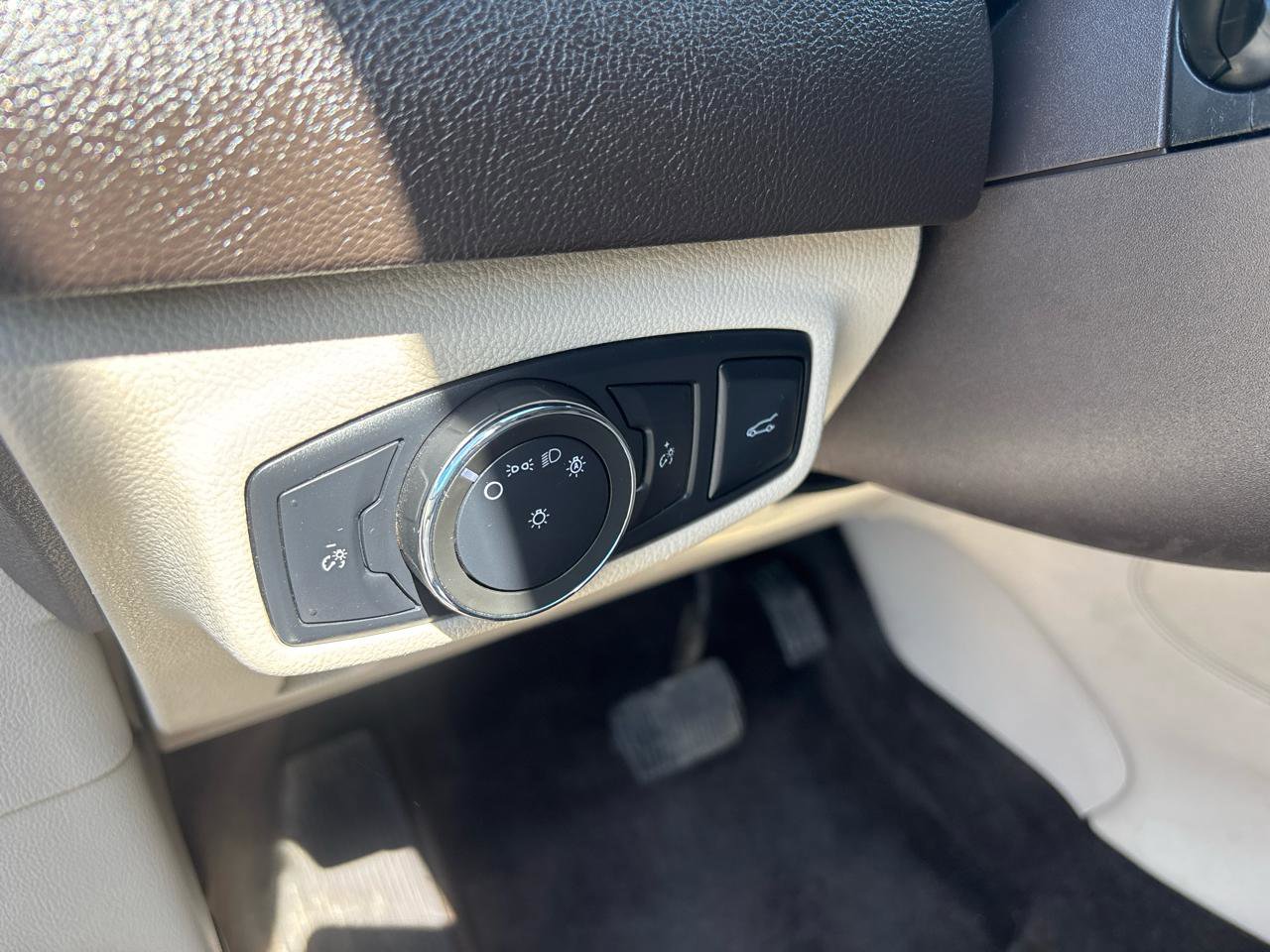 Used 2018 Lincoln MKC Premiere AWD/4WD image 15