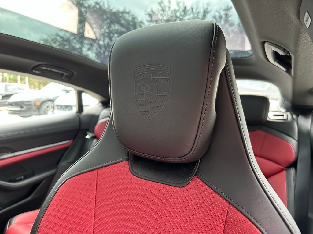 Used 2025 Porsche Taycan image 22