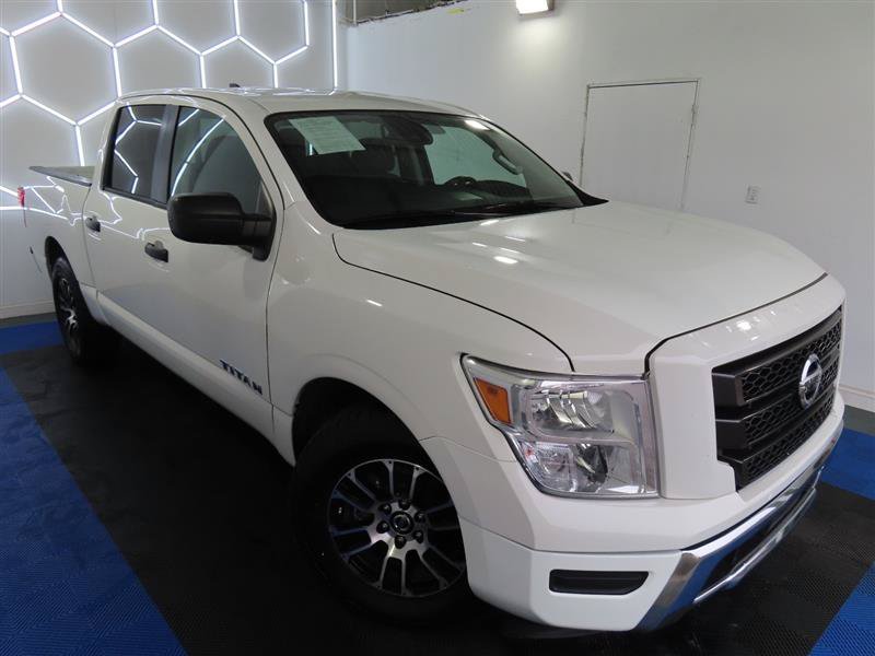 Used 2022 Nissan Titan SV RWD image 5