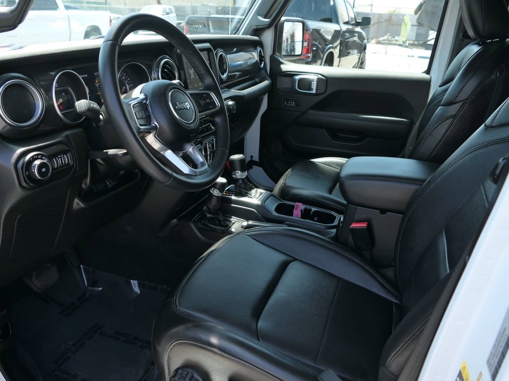 Used 2022 Jeep Wrangler Unlimited Sahara AWD/4WD image 11