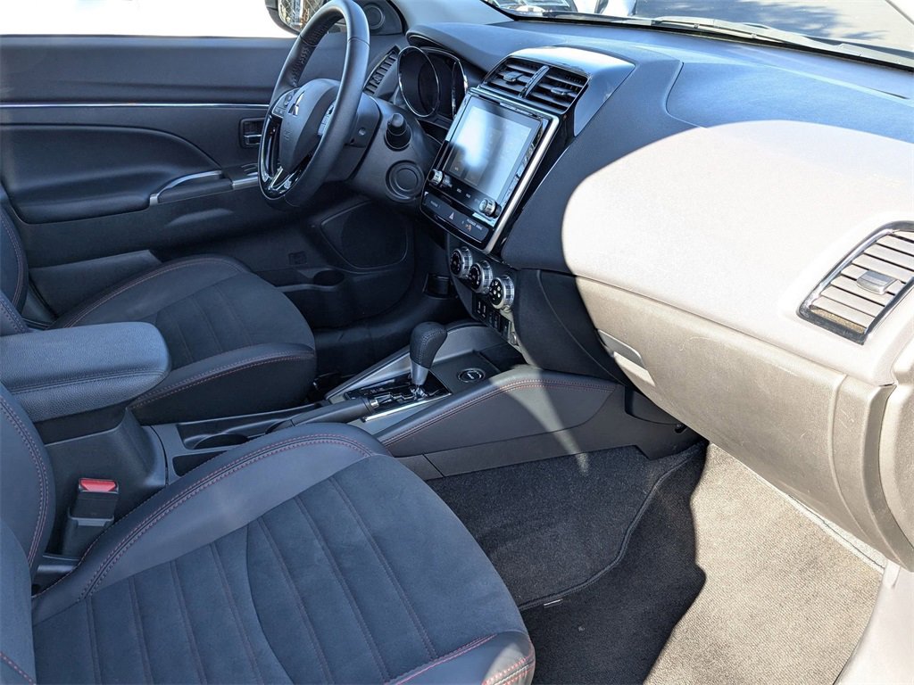 Used 2025 Mitsubishi Outlander Sport SE image 37