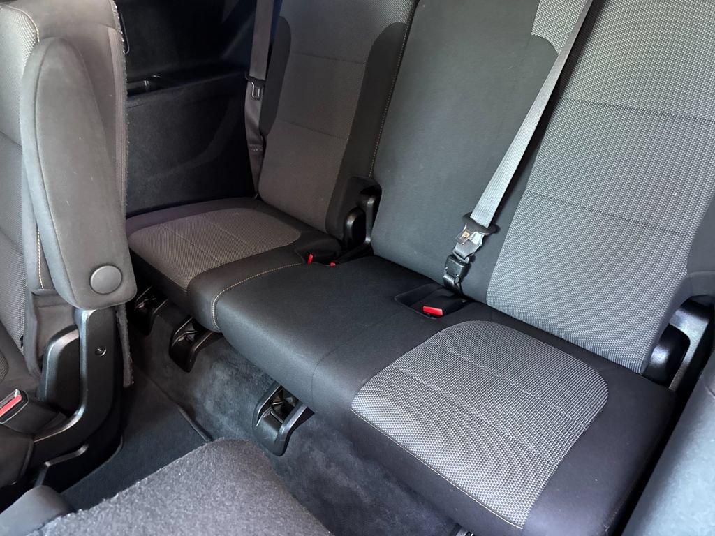 Used 2021 Chevrolet Traverse LT FWD image 16