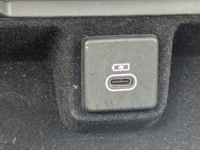 Certified 2025 Land Rover Range Rover SE image 31