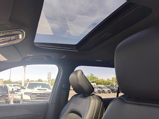 New 2025 Jeep Grand Cherokee L Altitude image 10