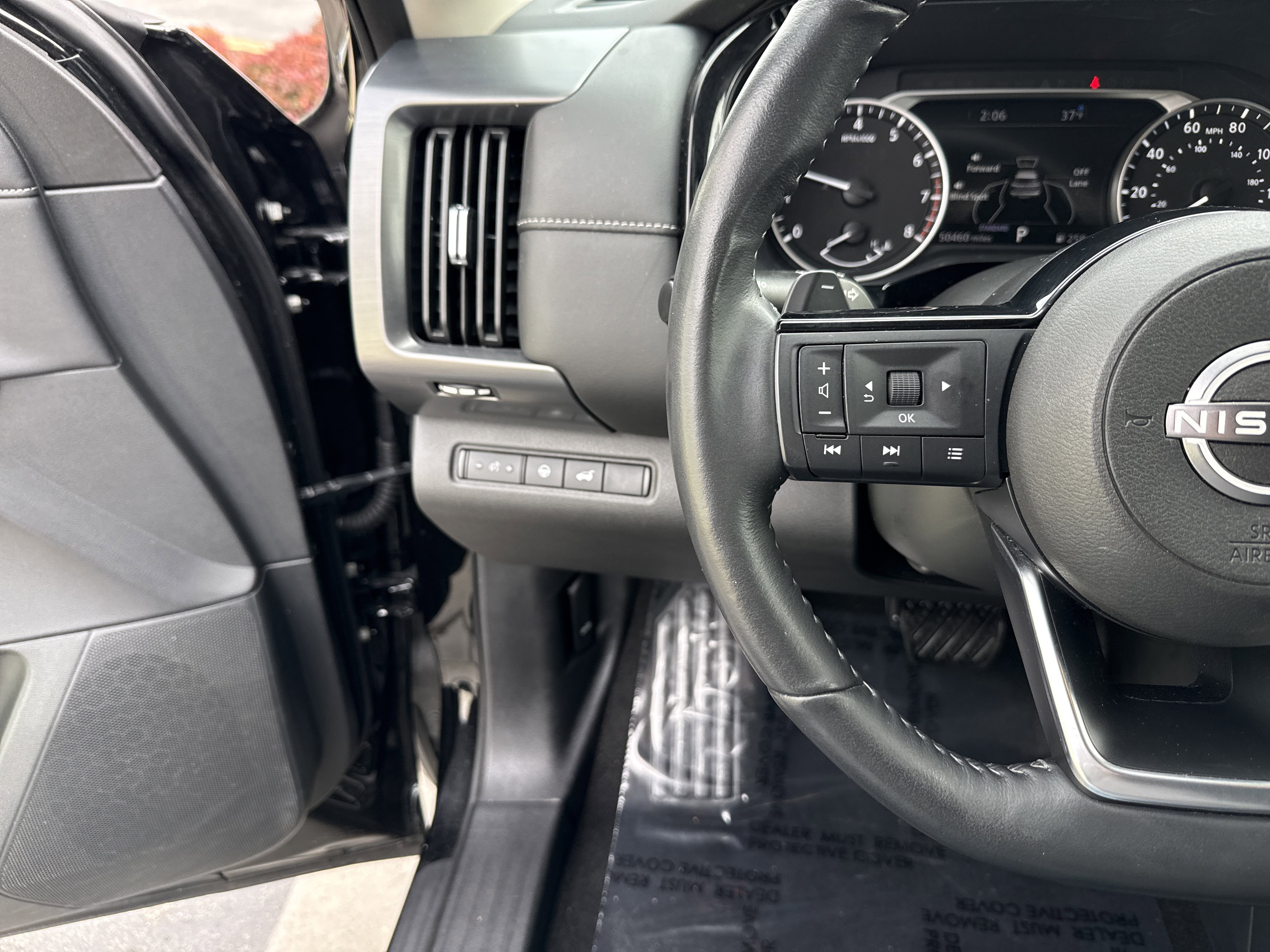 Used 2024 Nissan Pathfinder SL image 19