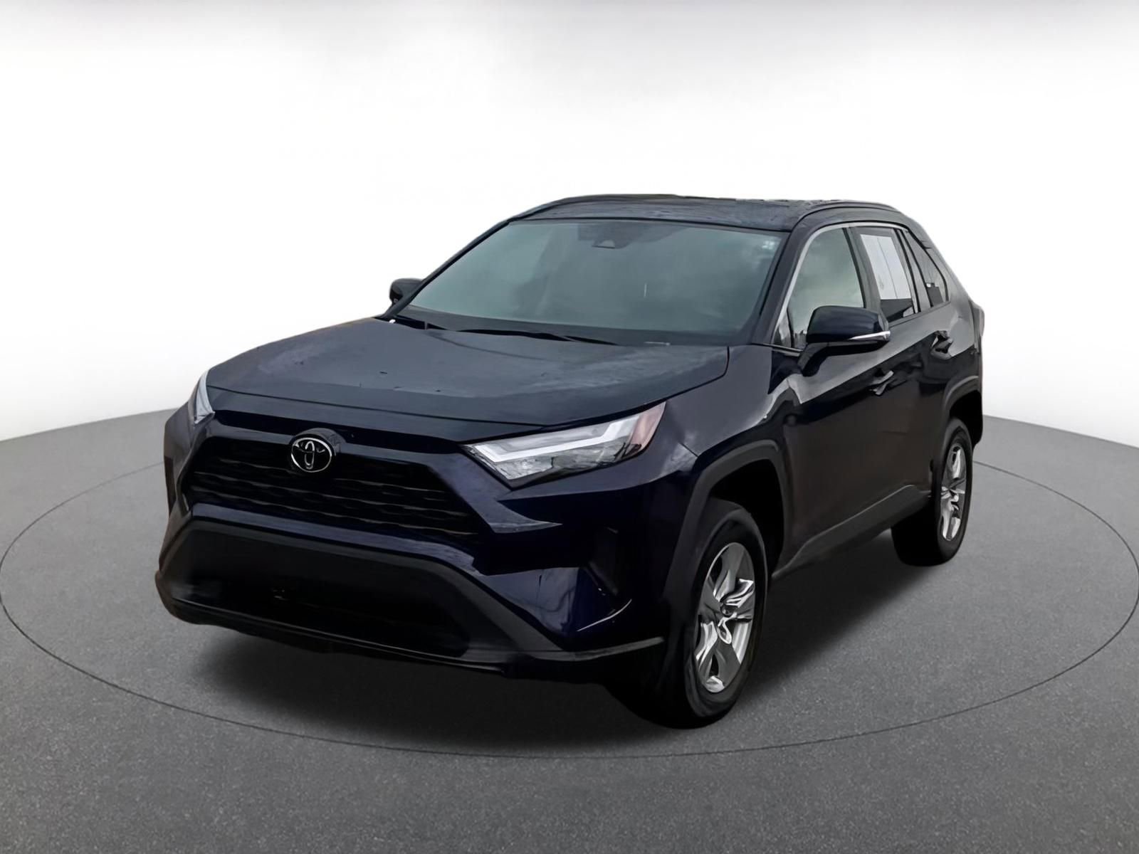 Used 2025 Toyota RAV4 XLE image 4